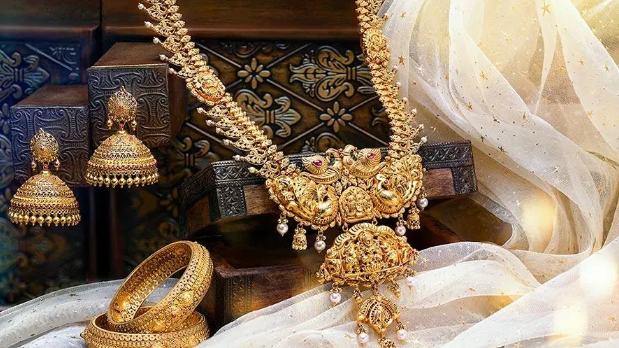 Heirloom Jewelry: When to Keep It, When to Sell It, and What It’s Really Worth